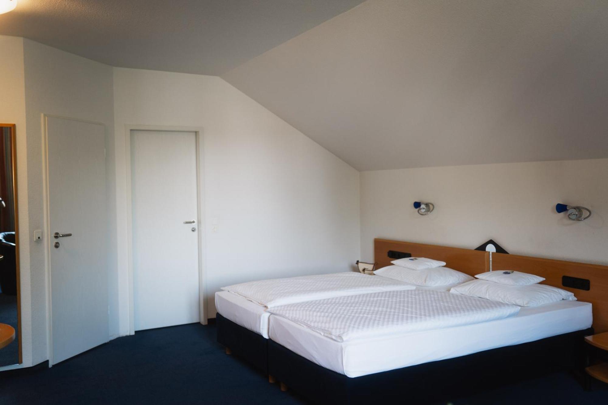 Hotel Am Weiher エルケレンツ エクステリア 写真
