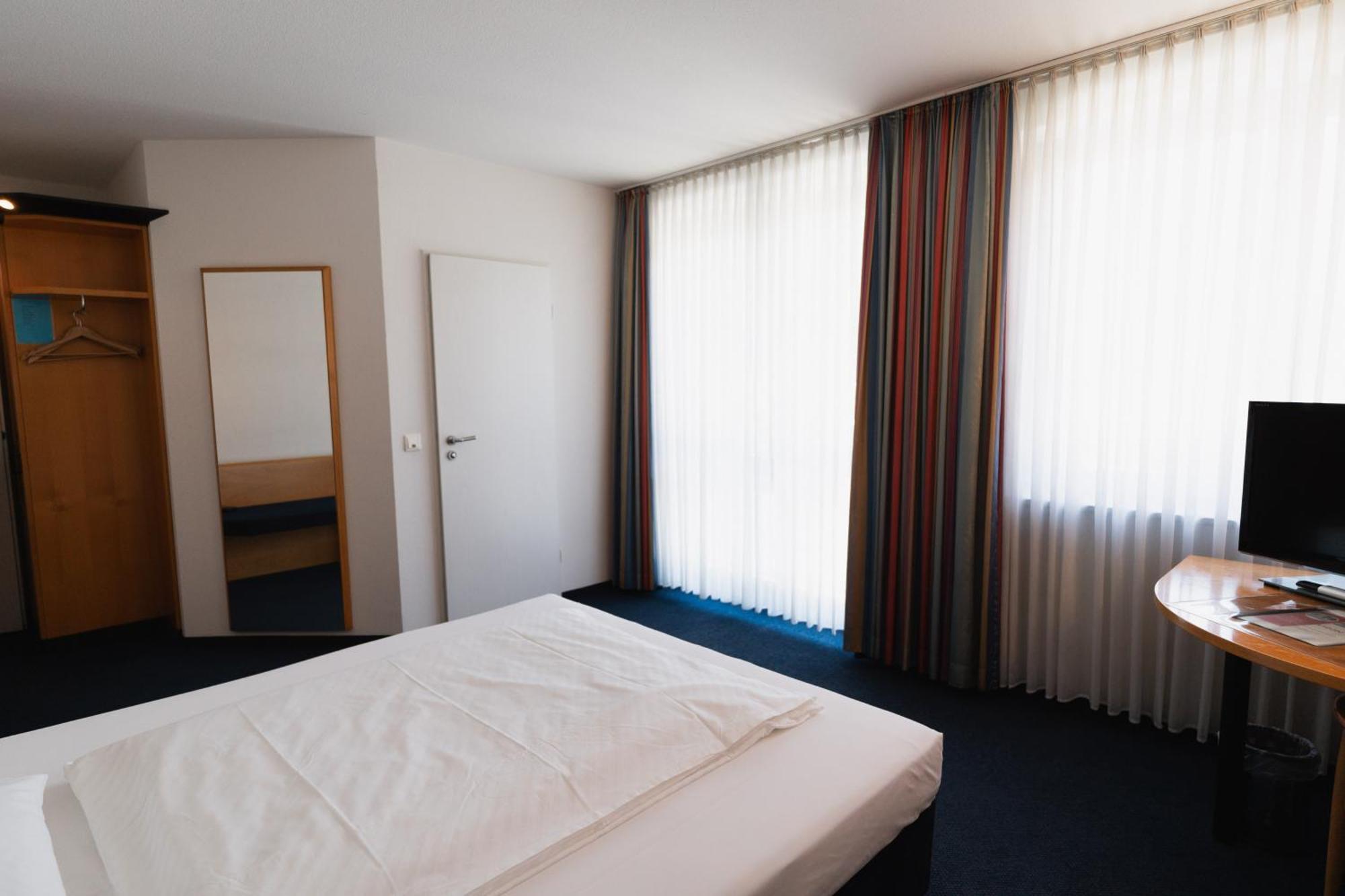 Hotel Am Weiher エルケレンツ エクステリア 写真